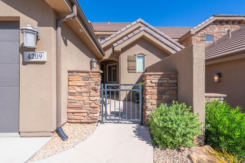 4209 Torrey Pines Dr, Washington, UT 84780-2908