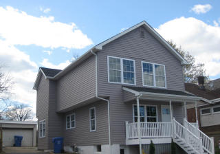 9 Ling St, Perth Amboy, NJ 08863-2119