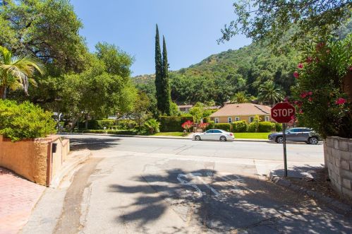 2411 Chevy Chase Dr, Glendale CA  91206-4525 exterior