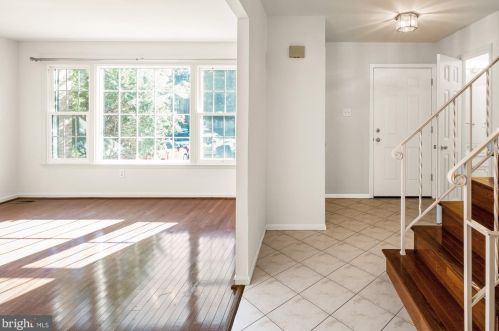 7424 Willshire Hunt Ct, Springfield VA  22153-1366 exterior