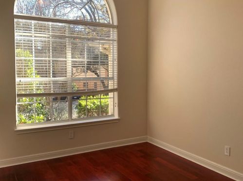 10718 Cassia Dr, Austin TX  78759-6452 exterior