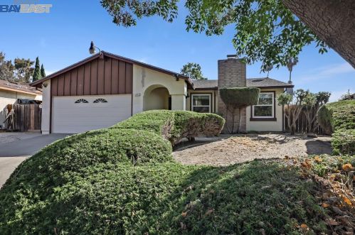 6352 Montcalm Ave, Newark, CA 94560-2413