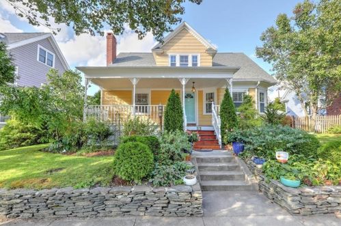 99 Sefton Dr, Providence, RI 02905-3730