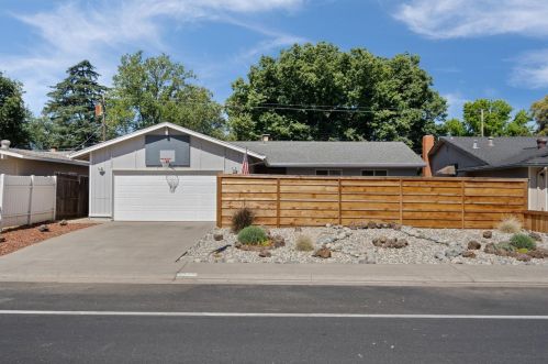 2418 La Loma Dr, Rancho Cordova, CA 95670-3413