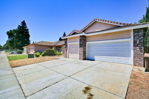 8862 Laguna Star Dr, Elk Grove, CA 95758-6249