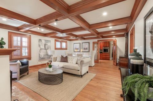 243 Kenlock Pl, Atlanta, GA 30305-3721