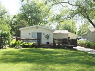 1022 8th St, Cleveland, IL 61241-9693