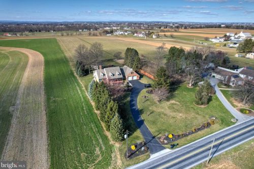 2045 Rockvale Rd, Lancaster PA  17602-1405 exterior