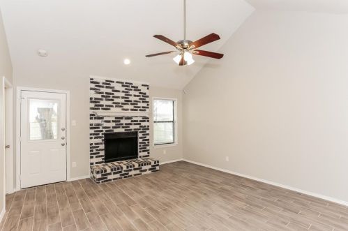 1421 Lincolnshire Way, Fort Worth TX  76134-5515 exterior