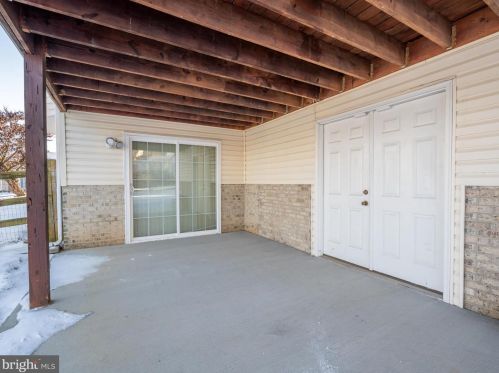 41 Cypress Point Ct, Charles Town WV  25414-3928 exterior