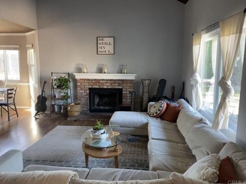 1571 Mission Meadows Dr, Oceanside, CA 92057-4805