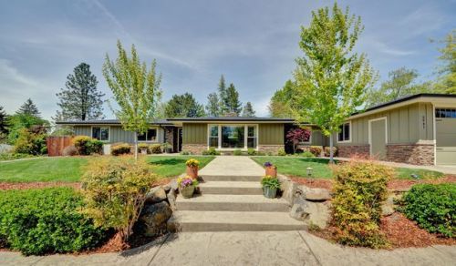 2941 Fairview Dr, Medford OR  97504-7742 exterior