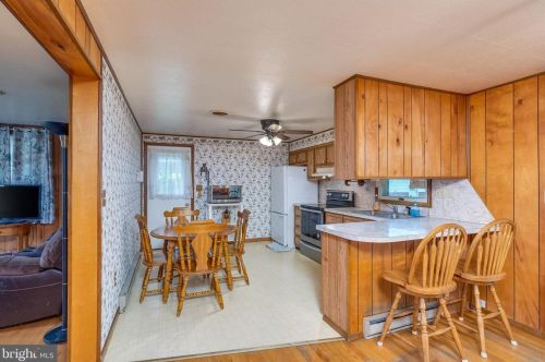 857 Oregon Trl, Harpers Ferry WV 25425-3144 exterior