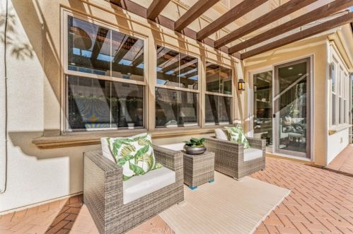 78 Rembrandt, Irvine CA  92620-7314 exterior