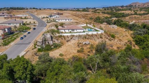 16105 Mariposa Ave, Riverside CA  92504 exterior