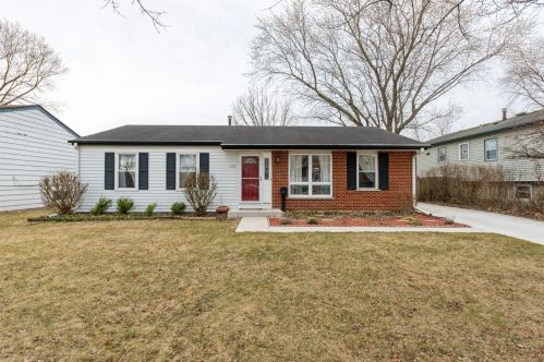 1121 Palm Dr, Wheeling, IL 60090-4437