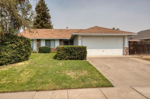 702 Jack Tone Rd, Ripon, CA 95366-9504