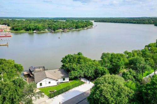 4401 Clarke Dr, Fort Worth TX  76135-2104 exterior