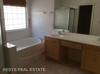 634 Pacific Cascades Dr, Henderson NV  89012-5666 exterior