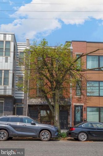 992 5th St, Philadelphia PA 19123-1402 exterior