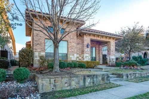 104 Concho Dr, Irving TX  75039-3328 exterior