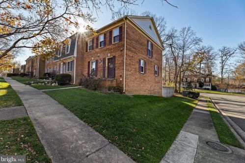 5250 Bradgen Ct, Springfield VA  22151-3505 exterior