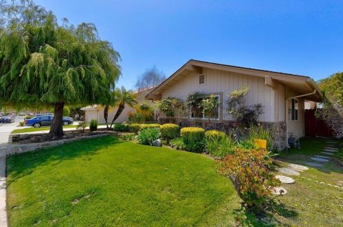 7637 Cortina Ct, Carlsbad, CA 92009-8206