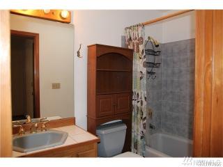 17850 85th Pl, Bothell WA  98011-1879 exterior