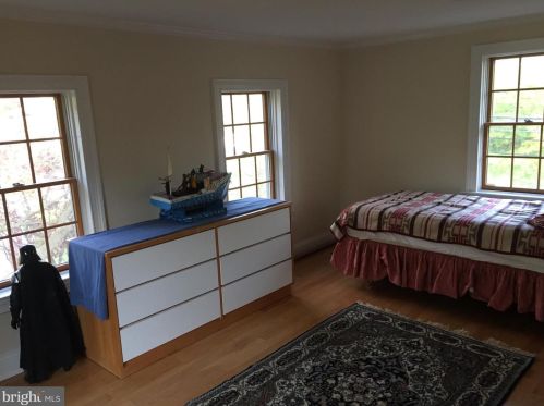 86 Lewisville Rd, Trenton NJ  08648-1801 exterior