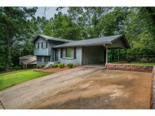 2492 Crestdale Cir, Atlanta, GA 30316-3941