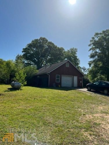 789 Hammett Rd, Lagrange, GA 30241-9384