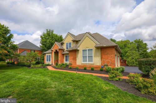 1367 Beaconfield Ln, Lancaster, PA 17601-5344