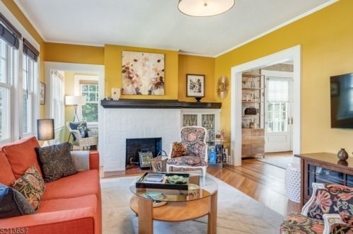104 Oakland Rd, Maplewood, NJ 07040-2306