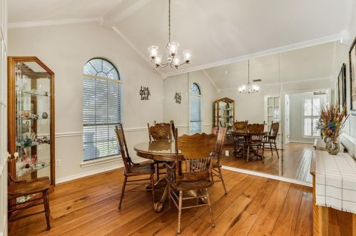 2517 Belmeade Dr, Carrollton TX 75006-2008 exterior