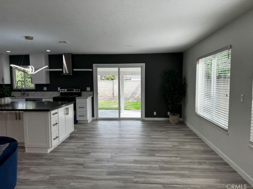 2311 Artesia St, Santa Ana CA  92704-4709 exterior