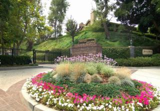 2055 Rosemont Ave, Pasadena, CA 91103-1285
