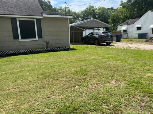 1014 Valderas St, Angleton, TX 77515-3225