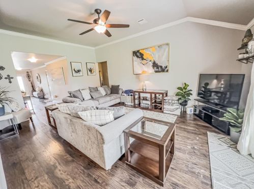 1209 Fair Dr, Angleton TX 77515-9327 exterior