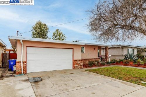 393 Solano Ave, Hayward, CA 94541-3641
