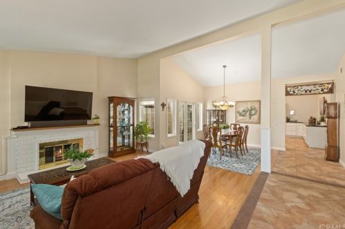 5 Fulton, Irvine CA  92620-3349 exterior