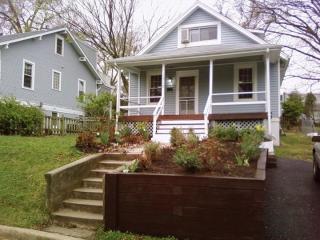 1712 Quebec St, Arlington VA  22207-3018 exterior