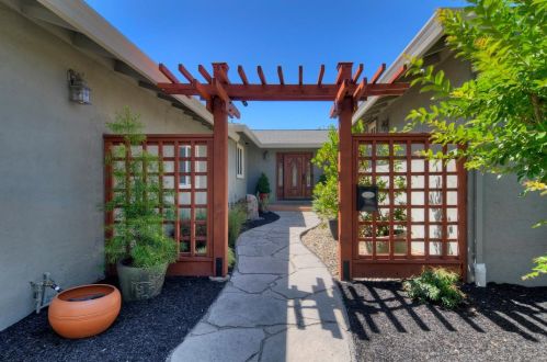 3926 Fairlands Dr, Pleasanton, CA 94588-3423