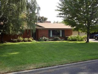 4410 Snowmountain Rd, Yakima, WA 98908-2839