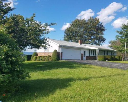 323 Arboretum Rd, New Schaefferstown, PA 19506-8329