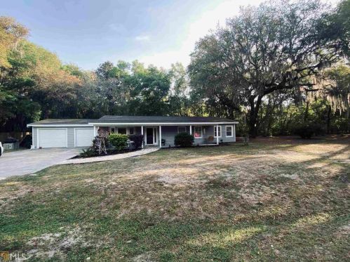 190 Leigh Ln, Woodbine, GA 31569-4412