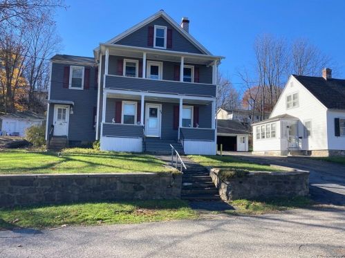 27 Spring St, Torrington, CT 06790-4712