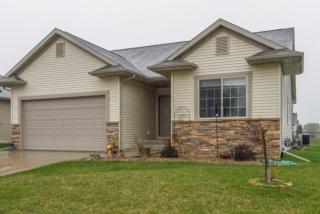 320 Oak Park Cir, Midway, IA 52302-5939