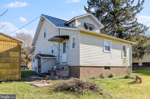 147 Bolton St, Three Churches, WV 26757-1612