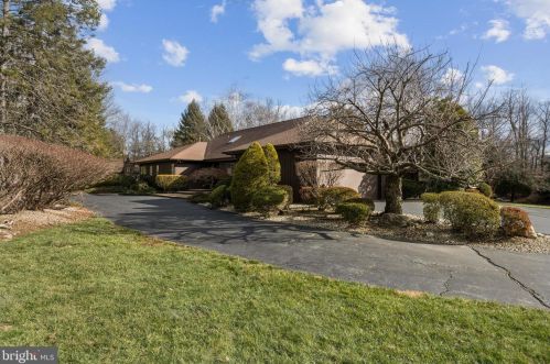 1 Hemlock Ct, Princeton NJ  08540-4708 exterior