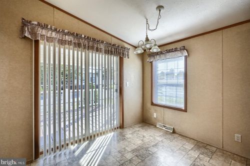 104 Dovefield Dr, Lancaster PA  exterior